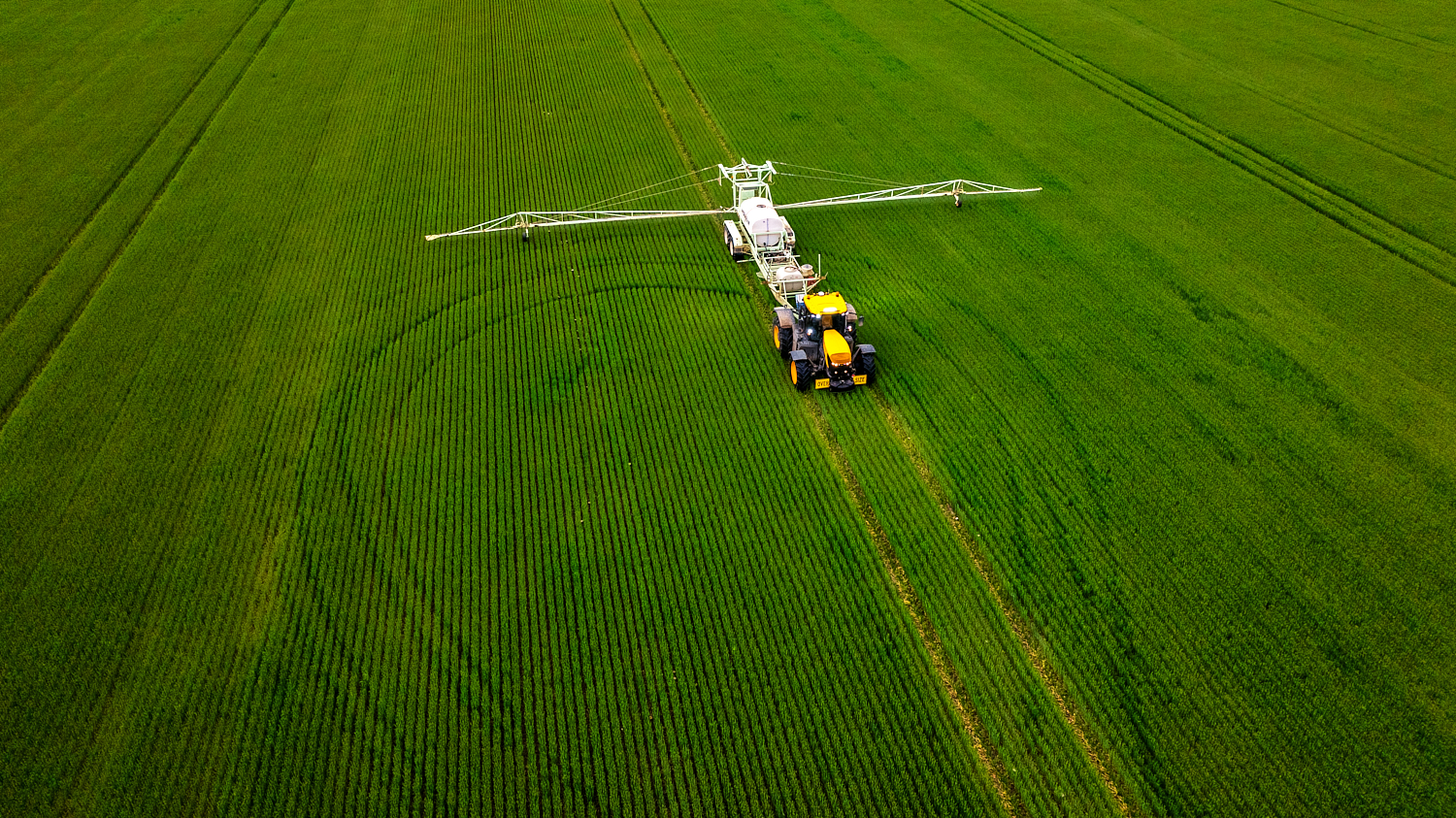 We partner with farmers to make the right decisions.